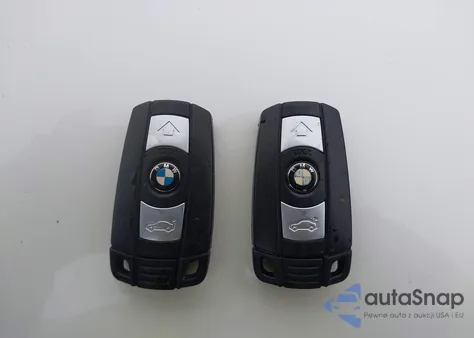 2015 BMW X1 xDrive28I z USA, uszkodzony, nr VIN WBAVL1C5XFVY41472